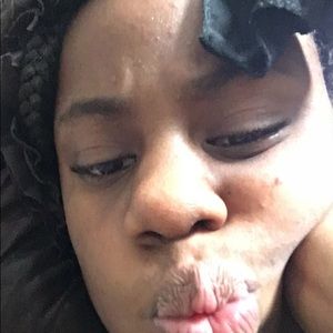 Meet your Posher, Chloe